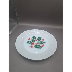 Set of 4 Termocrisa Milk Glass Holly Berry Dinner Christmas Holiday Plates 9"